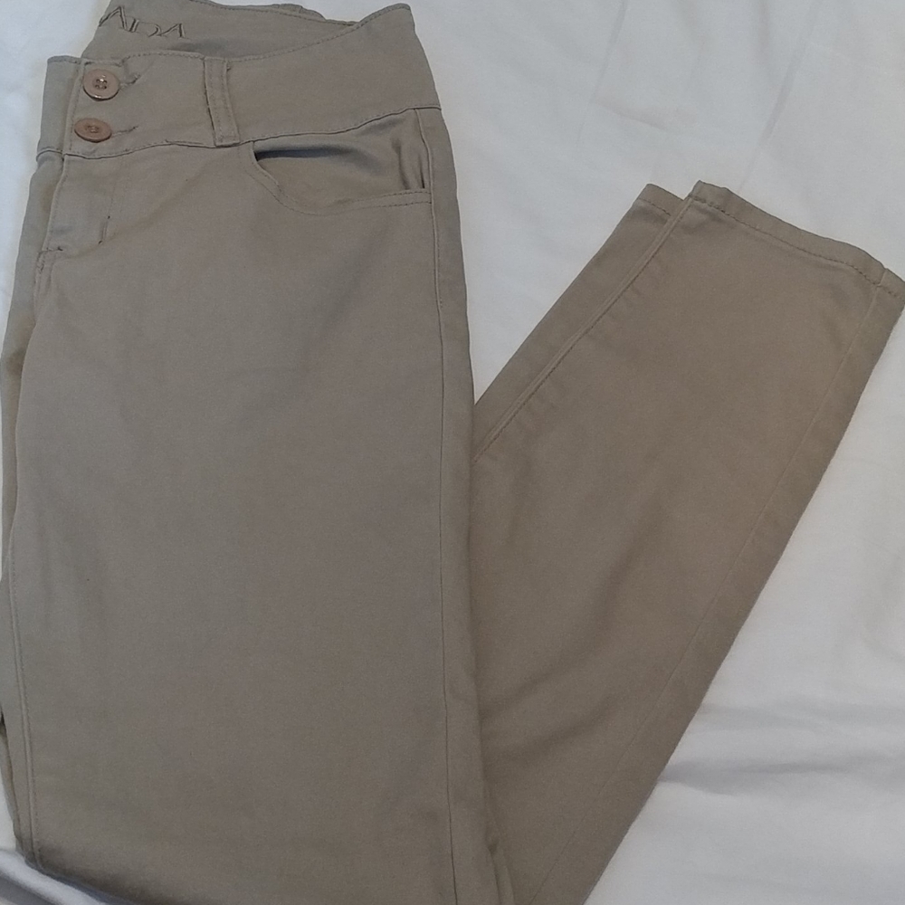 Pants - Picture 5 of 10
